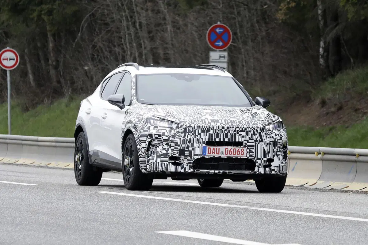 Cupra Formentor 2024, ecco il nuovo facelift [Foto Spia] (5)