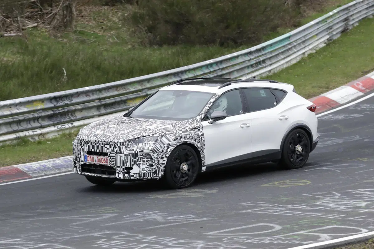 Cupra Formentor 2024, ecco il nuovo facelift [Foto Spia] (9)