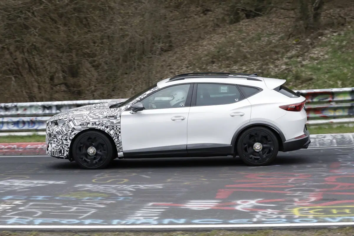 Cupra Formentor 2024, ecco il nuovo facelift [Foto Spia] (10)