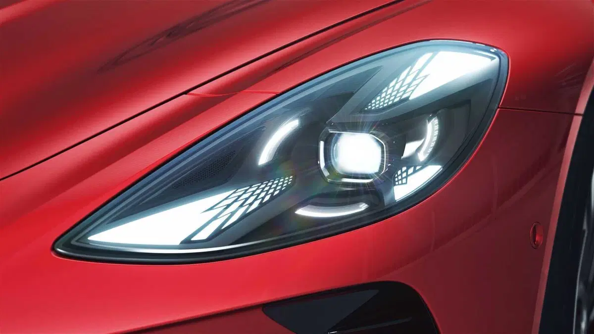 MG Cyberster, la roadster elettrica da 544 Cv arriva in Europa (2)
