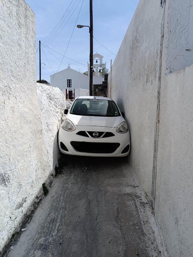 Tesoro, mi si &egrave; ristretta la strada: la Micra &egrave; piccola, ma non abbastanza