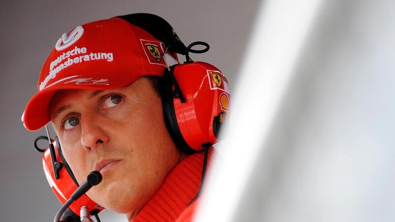 F1. La finta intervista a Schumacher, Leclerc assediato sotto casa: la decenza, questa sconosciuta