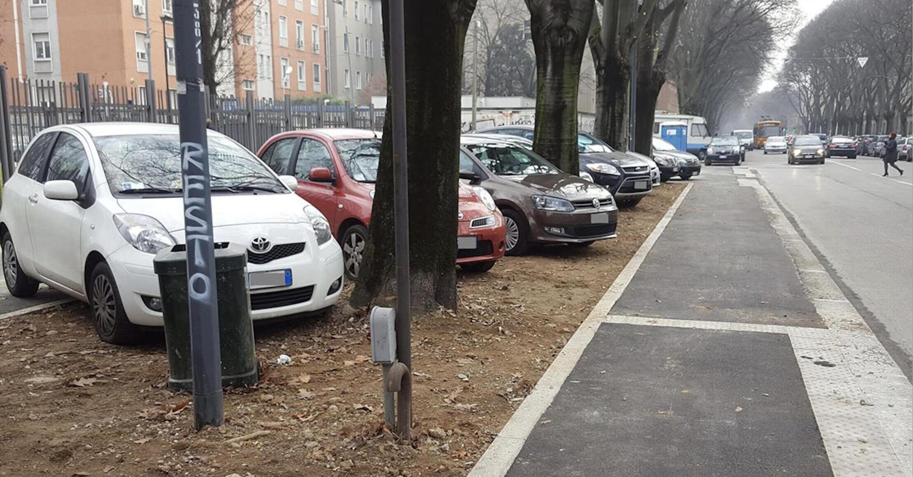 Milano e il problema dei parcheggi: ecco le proposte per migliorare la  situazione - News - Automoto.it