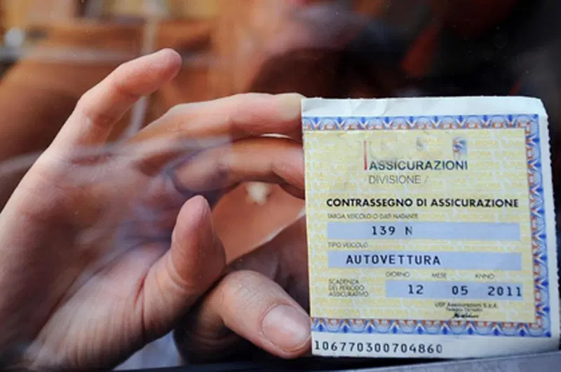 Non serve pi&ugrave; esporre il tagliando dell'assicurazione