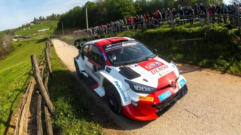 WRC Croazia D2. Neuville KO, Evans OK, all'Attacco
