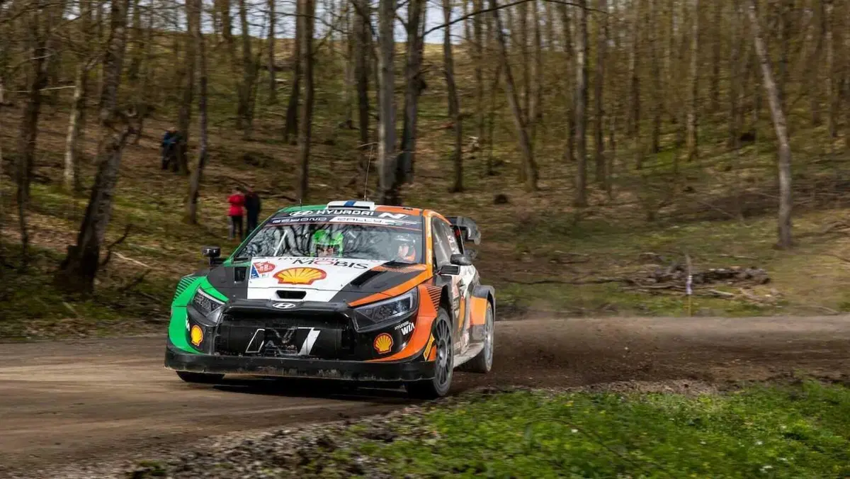WRC Croazia. Evans, Toyota, Vince e Raggiunge Ogier in Testa al Mondiale (9)