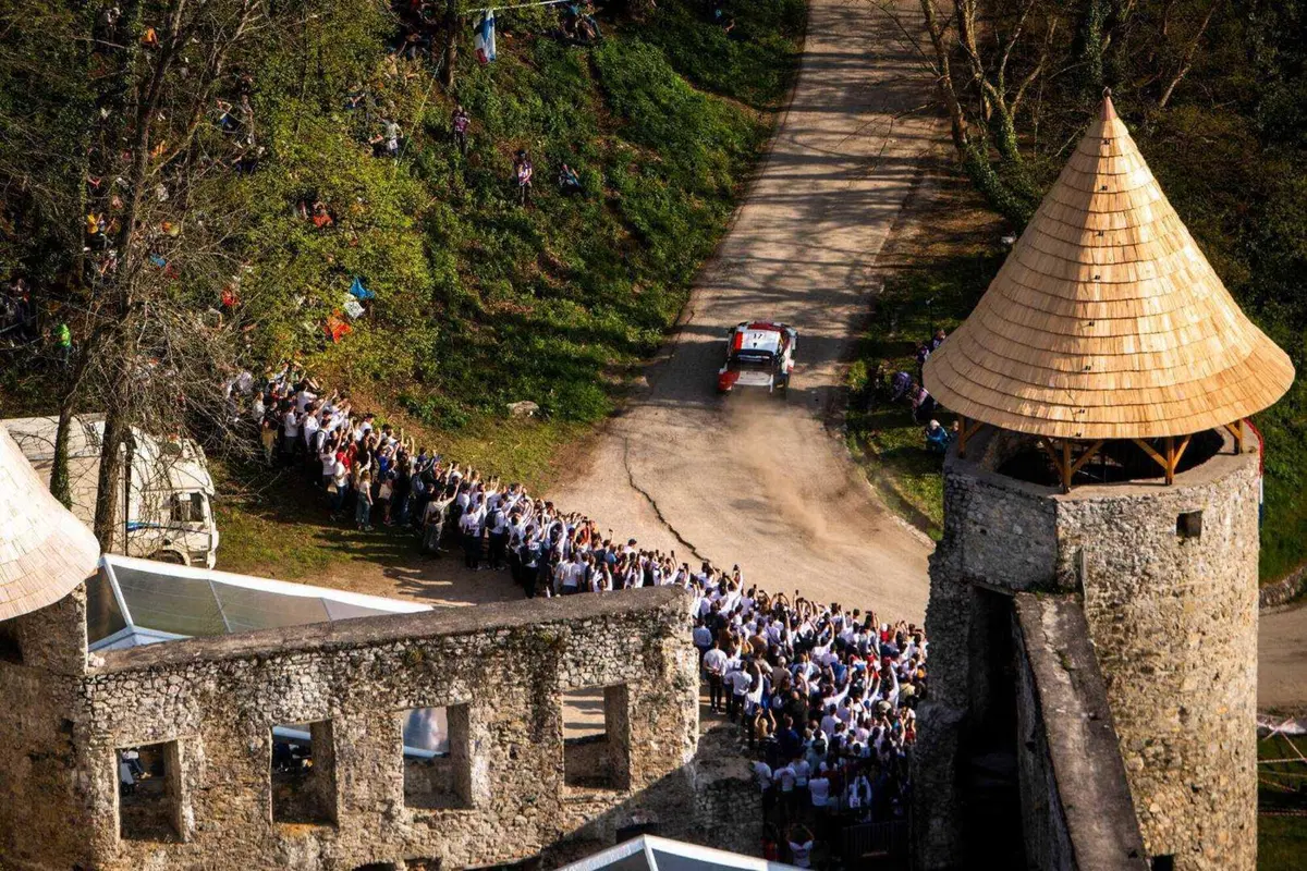 WRC Croazia. Evans, Toyota, Vince e Raggiunge Ogier in Testa al Mondiale (16)
