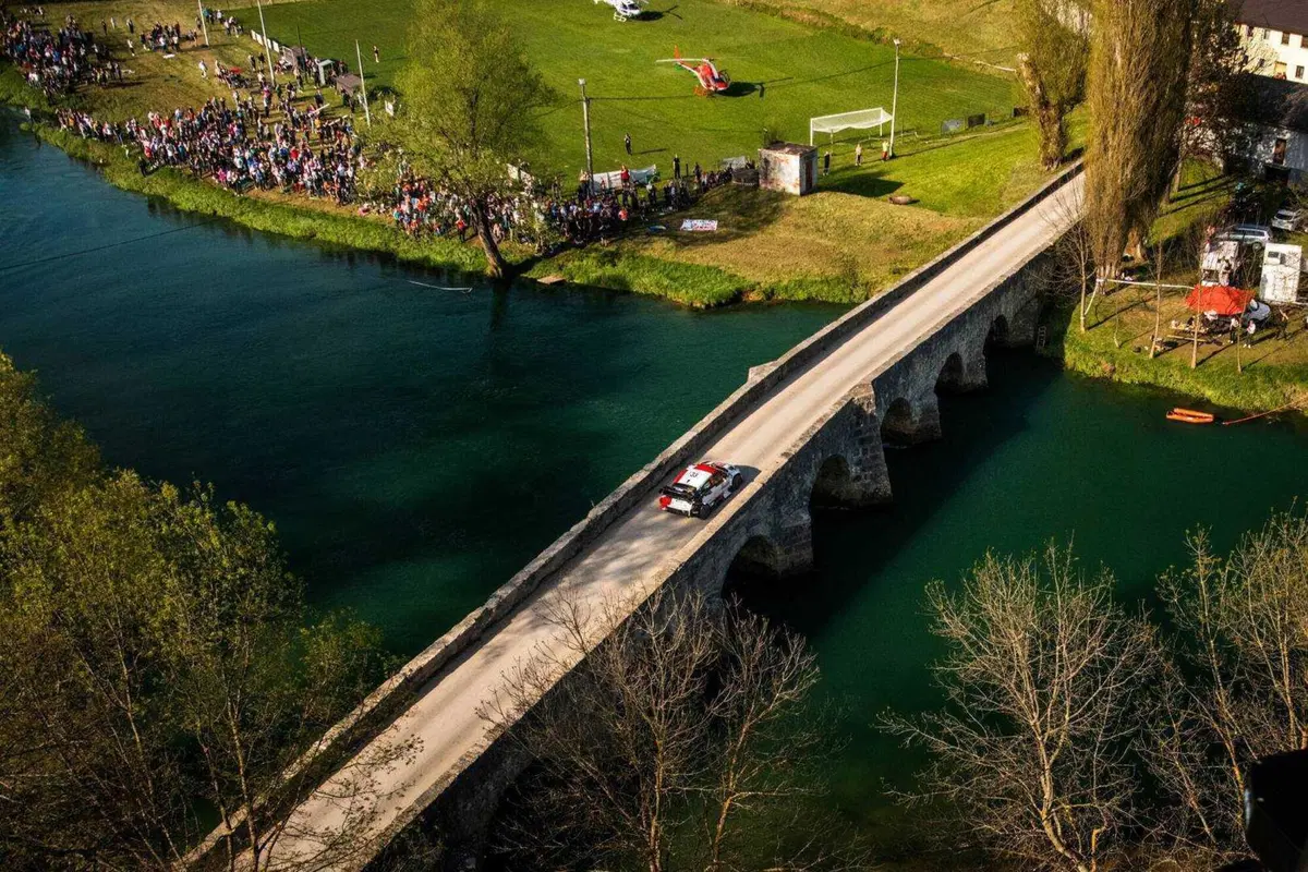 WRC Croazia. Evans, Toyota, Vince e Raggiunge Ogier in Testa al Mondiale (17)