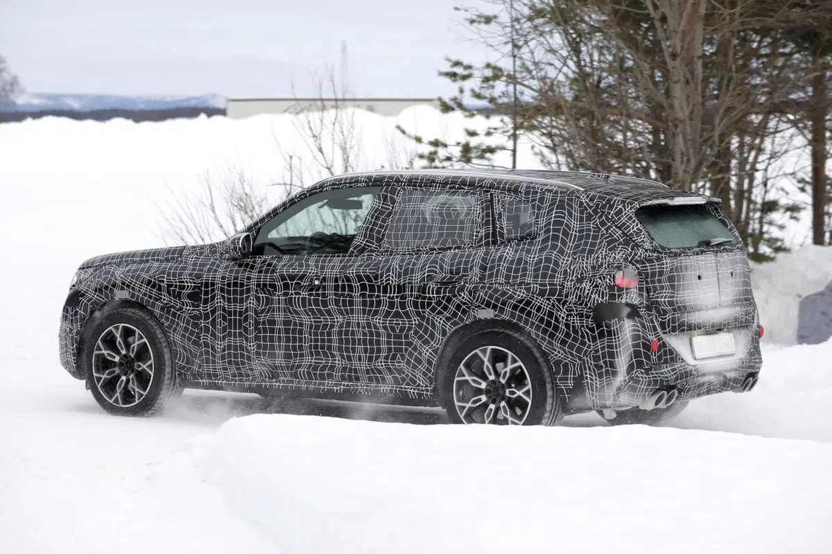 BMW X3 2023, la nuova generazione è in arrivo [Foto Spia] (2)