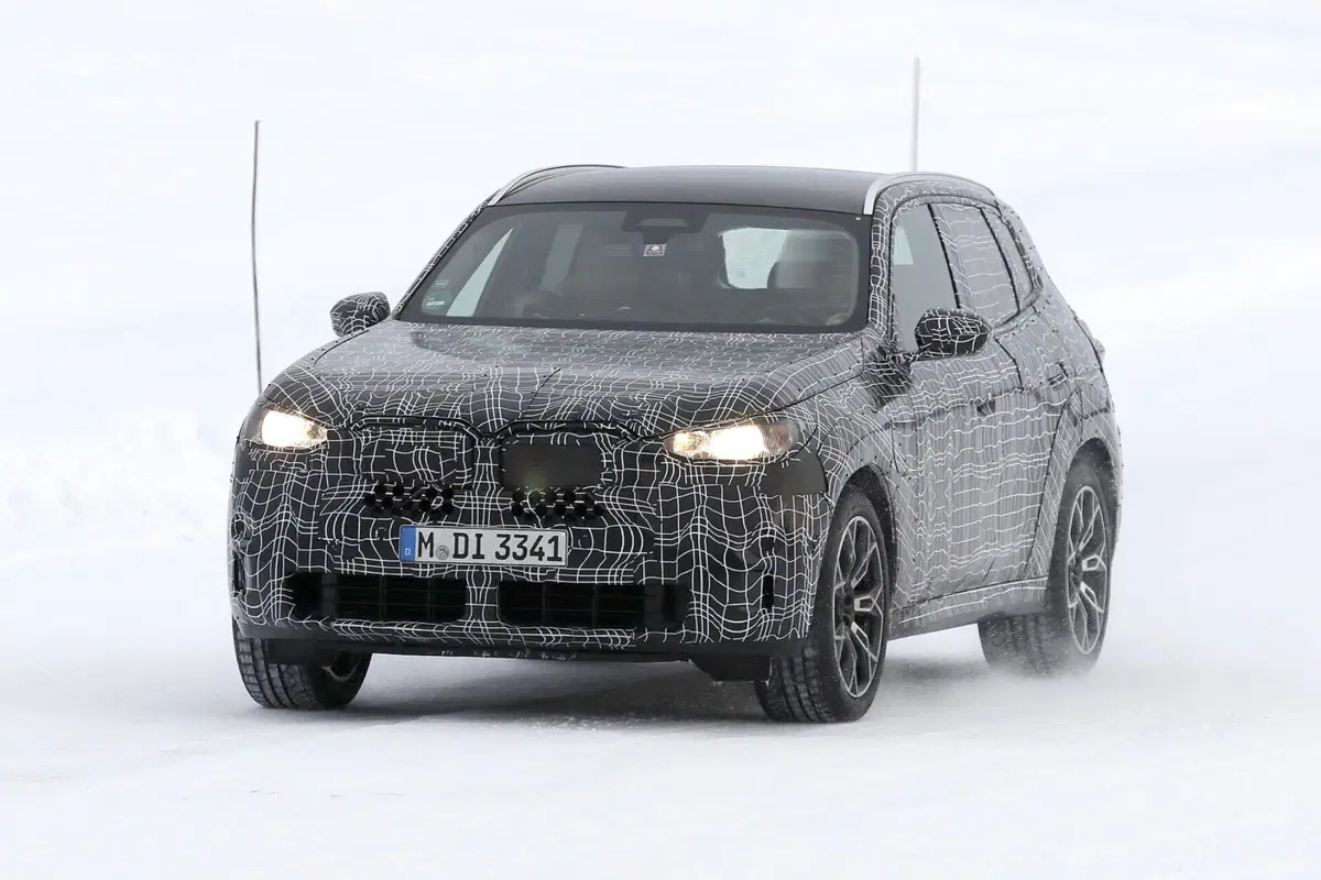 BMW X3 2023, la nuova generazione è in arrivo [Foto Spia] (3)