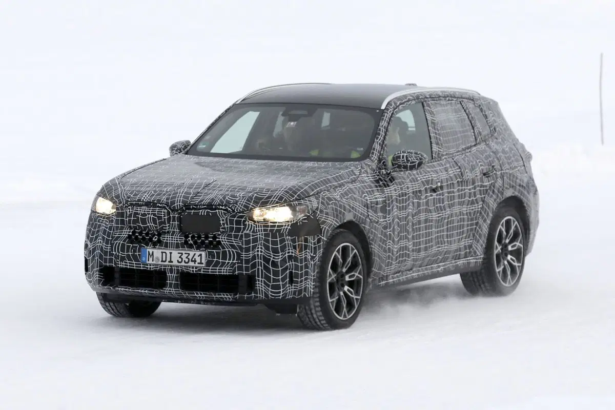BMW X3 2023, la nuova generazione è in arrivo [Foto Spia] (6)