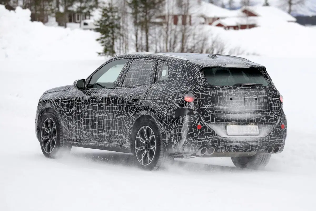 BMW X3 2023, la nuova generazione è in arrivo [Foto Spia] (7)