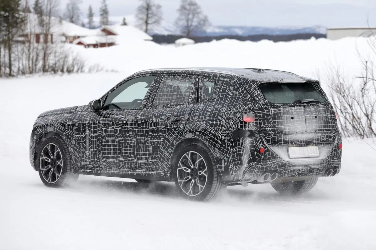 BMW X3 2023, la nuova generazione è in arrivo [Foto Spia] (9)
