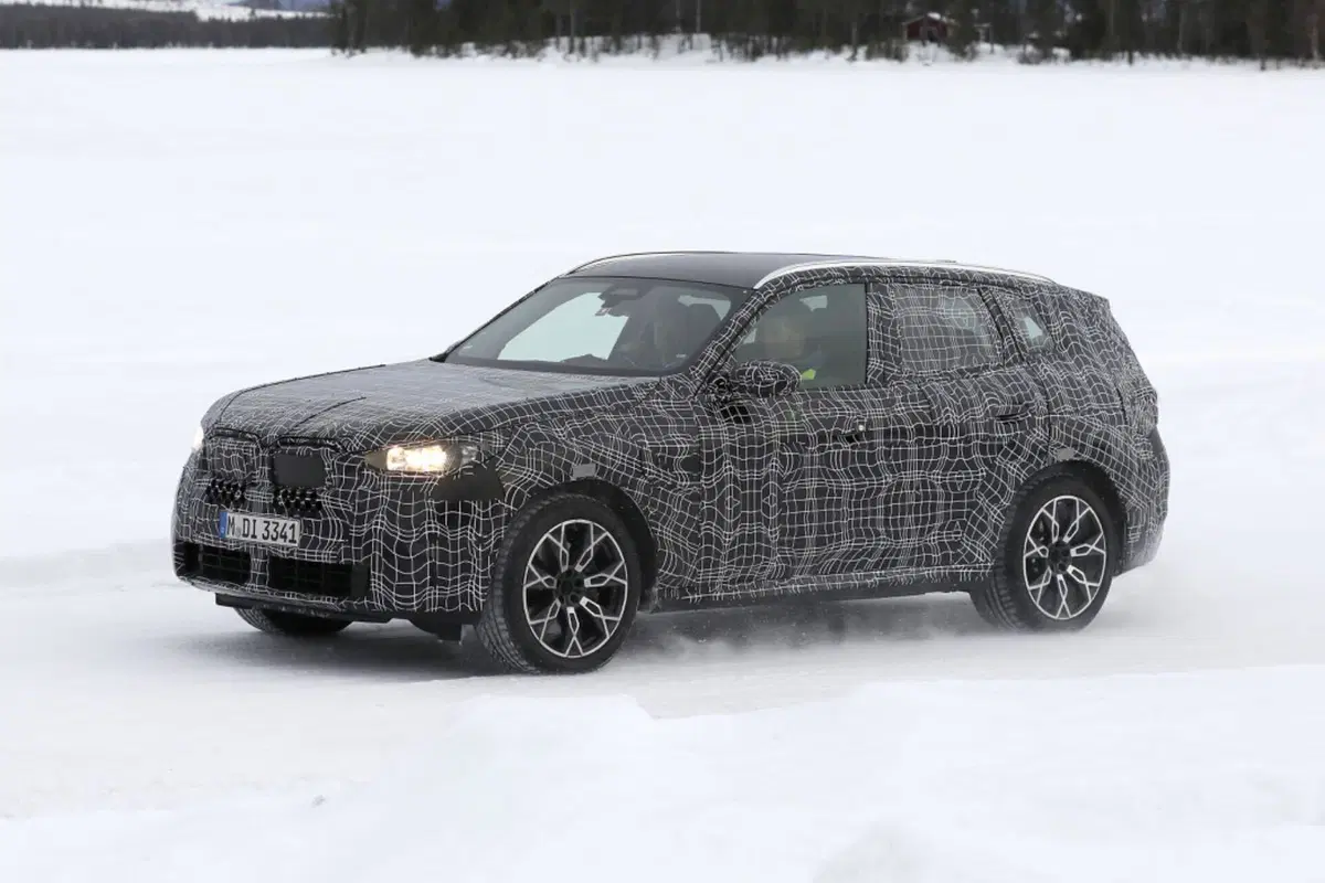 BMW X3 2023, la nuova generazione è in arrivo [Foto Spia] (11)