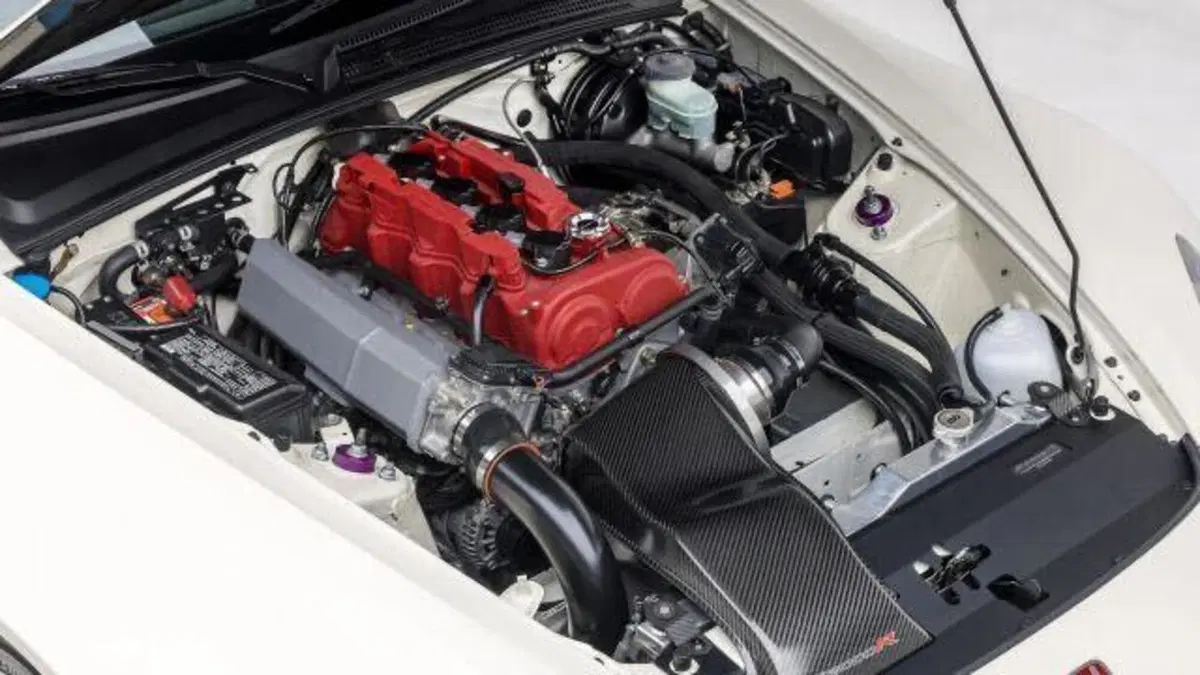 Metti insieme una Honda S2000 e una Civic Type R: restomod californiano (3)