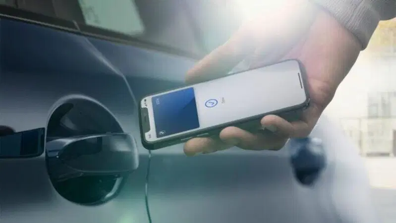 BMW incorpora le chiavi dell'auto anche negli smartphone Android 