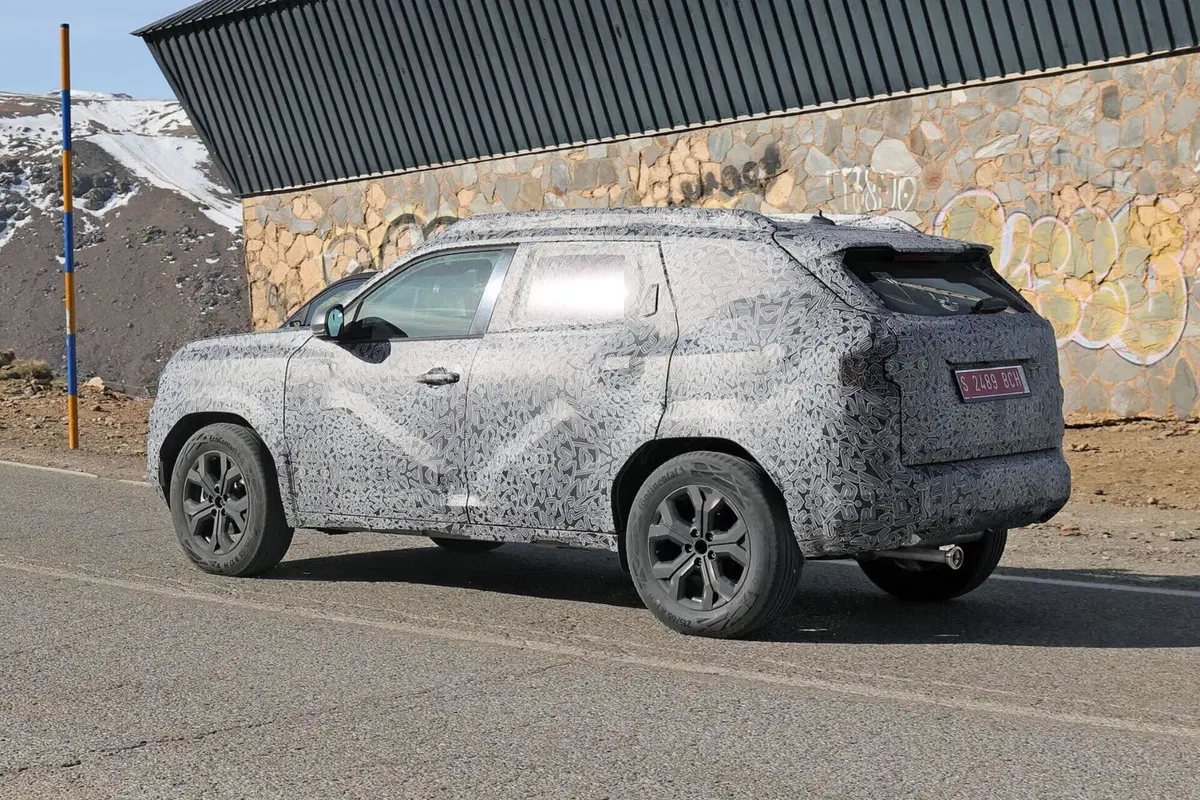 Dacia Duster 2024, la nuova generazione è in arrivo [Foto Spia] (3)