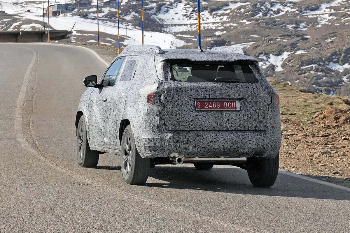 Dacia Duster 2024, la nuova generazione è in arrivo [Foto Spia] (4)