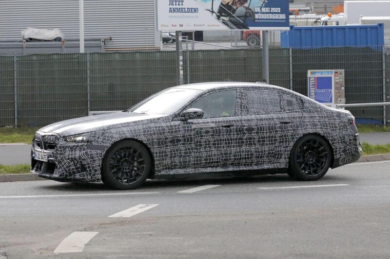 BMW M5 2024, sar&agrave; Plug-in con 750 Cv e 1.000 Nm [Foto Spia]