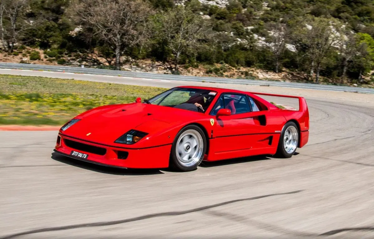 La Ferrari F40 di Alain Prost " Il Professore" è all'asta: non aveva nemmeno il catalizzatore (3)