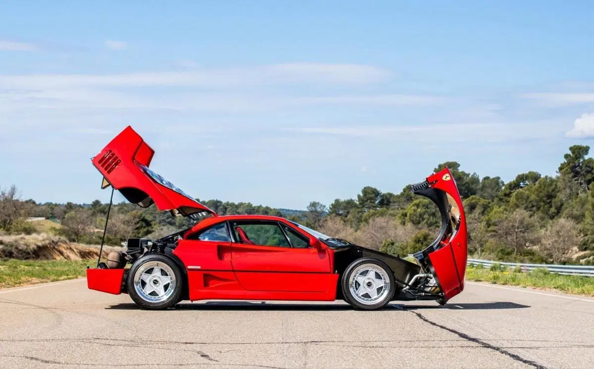 La Ferrari F40 di Alain Prost " Il Professore" è all'asta: non aveva nemmeno il catalizzatore (4)