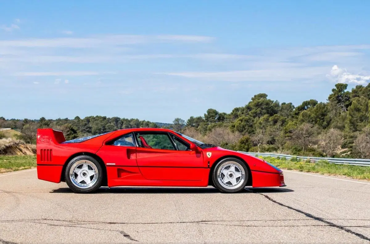 La Ferrari F40 di Alain Prost " Il Professore" è all'asta: non aveva nemmeno il catalizzatore (6)