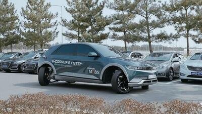 La Hyundai Ioniq 5 che parcheggia a passo di granchio [VIDEO]