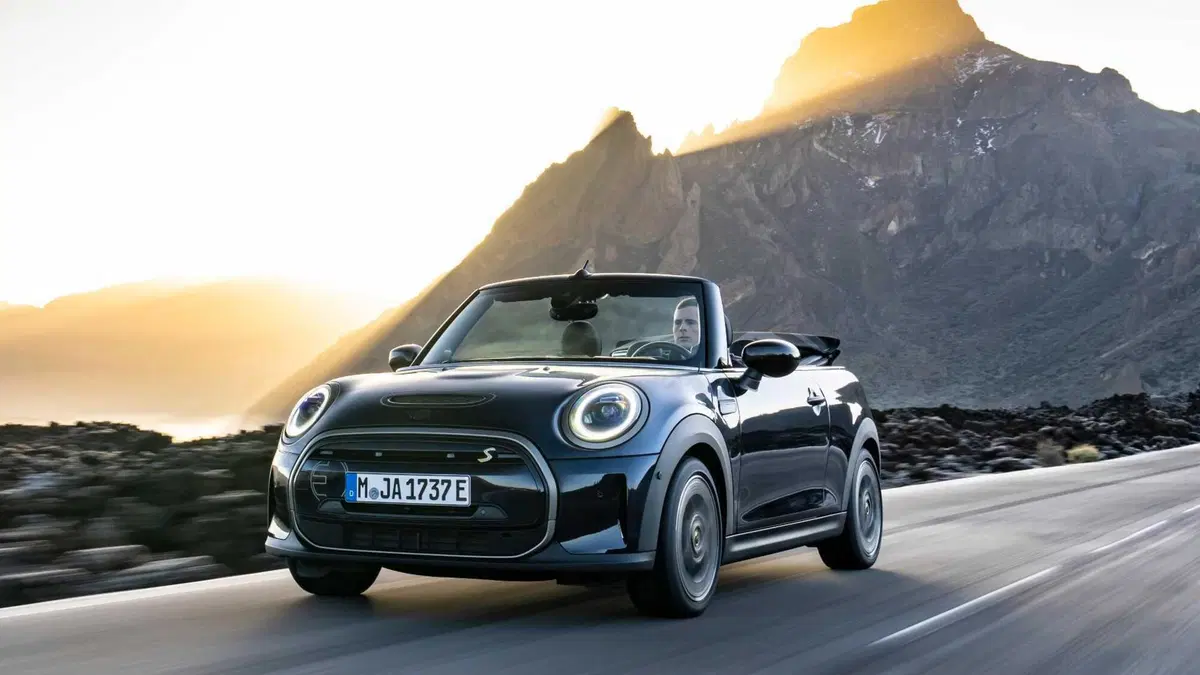 MINI Mini Cabrio 2.0 John Cooper Works JCW auto (47)
