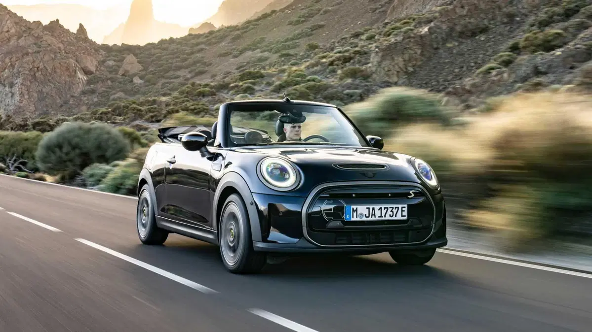 MINI Mini Cabrio 2.0 John Cooper Works JCW auto (48)