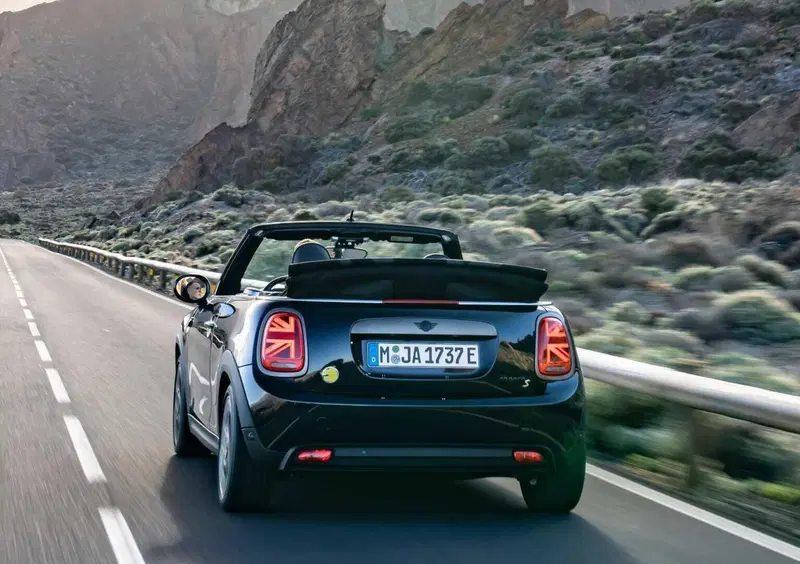 MINI Mini Cabrio (2023-->>) (28)