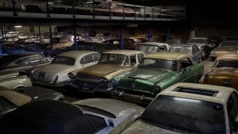 230 auto storiche trovate in una chiesa in Olanda