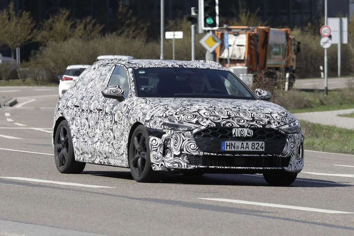 Audi A5 e S5 2023, sarà ibrida Mild-Hybrid e Plug-In [Foto Spia] (13)