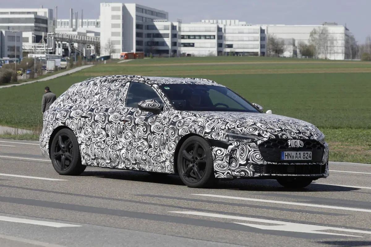 Audi A5 e S5 2023, sarà ibrida Mild-Hybrid e Plug-In [Foto Spia] (14)