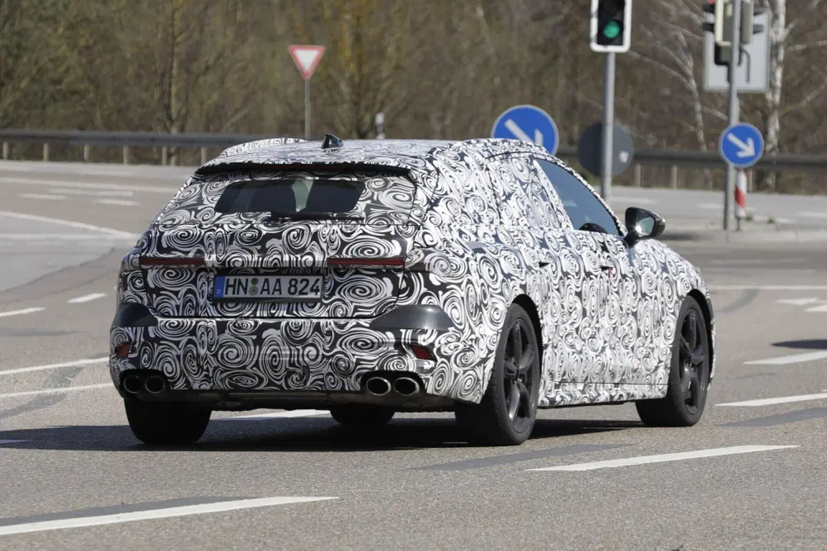 Audi A5 e S5 2023, sarà ibrida Mild-Hybrid e Plug-In [Foto Spia] (16)
