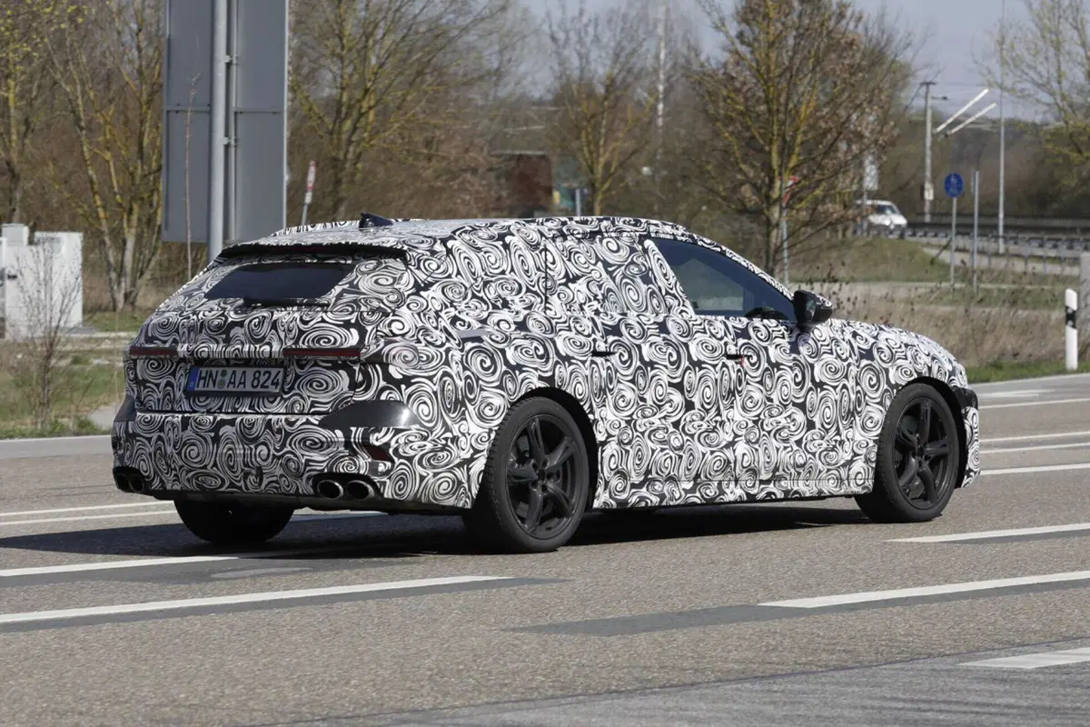 Audi A5 e S5 2023, sarà ibrida Mild-Hybrid e Plug-In [Foto Spia] (18)