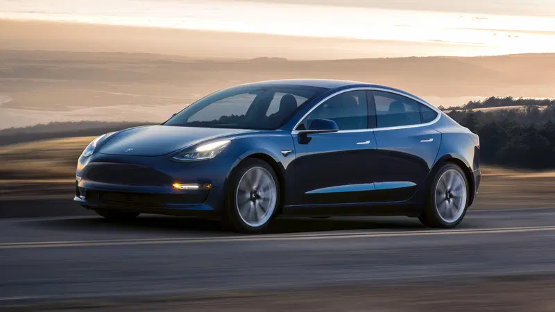 Degrado batterie, Tesla: "In 320.000 km si perde solo il 12%"