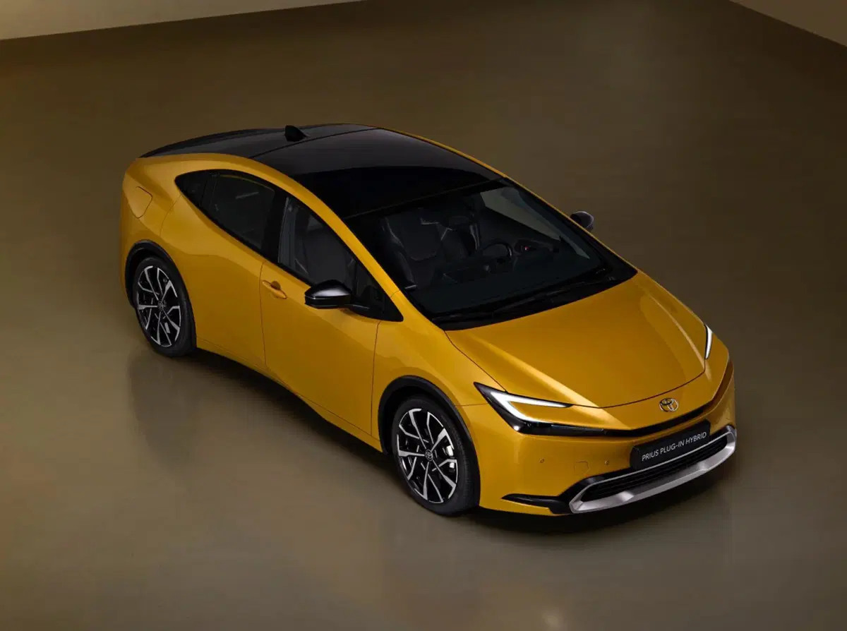 Toyota Prius, ecco i prezzi della nuova generazione  (3)