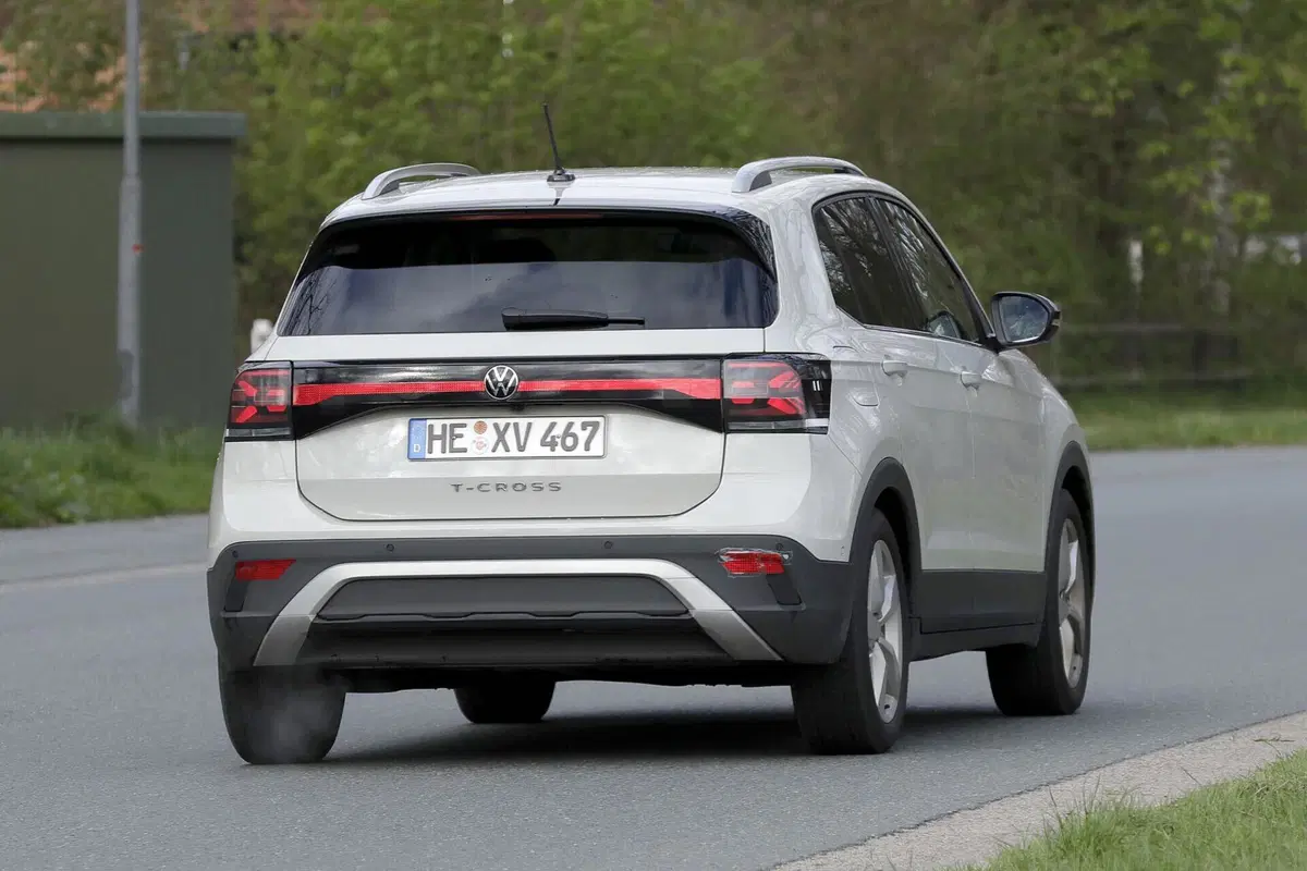 Volkswagen T-Cross 2023, il nuovo Facelift è in arrivo [Foto Spia] (4)