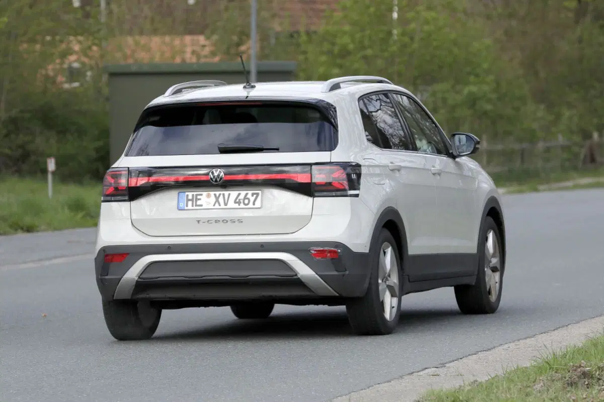 Volkswagen T-Cross 2023, il nuovo Facelift è in arrivo [Foto Spia] (6)