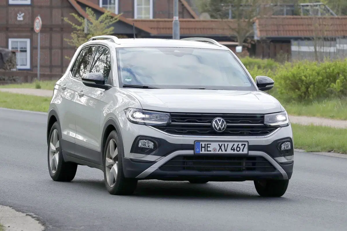 Volkswagen T-Cross 2023, il nuovo Facelift è in arrivo [Foto Spia] (9)