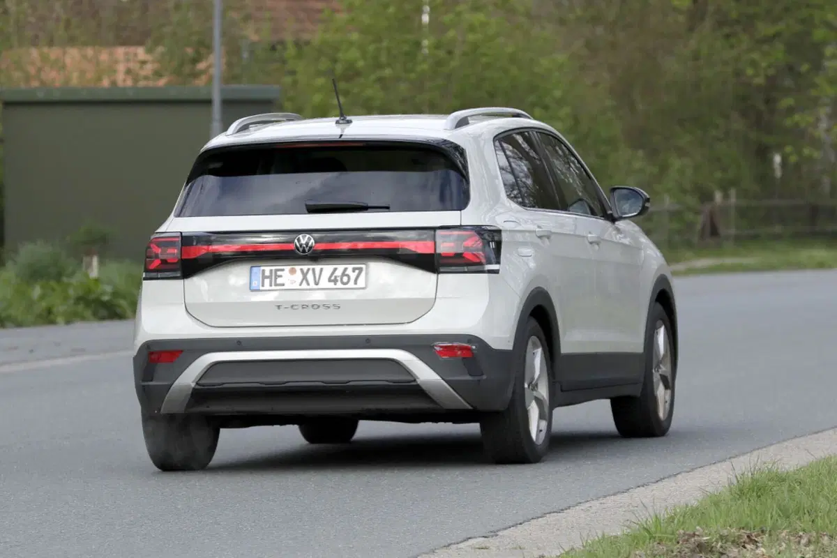 Volkswagen T-Cross 2023, il nuovo Facelift è in arrivo [Foto Spia] (12)