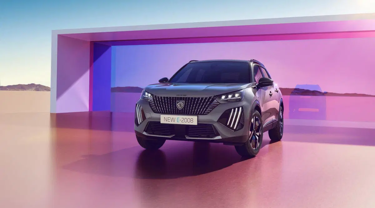 Peugeot 2008, il restyling introduce nuovi motori e un’autonomia fino a 406 km (3)