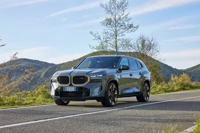 BMW XM: la "M" pi&ugrave; potente &egrave; un SUV da 653 CV, a partire da 181.500 euro
