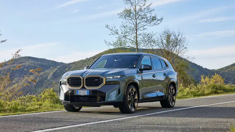 BMW XM: la "M" pi&ugrave; potente &egrave; un SUV da 653 CV, a partire da 181.500 euro