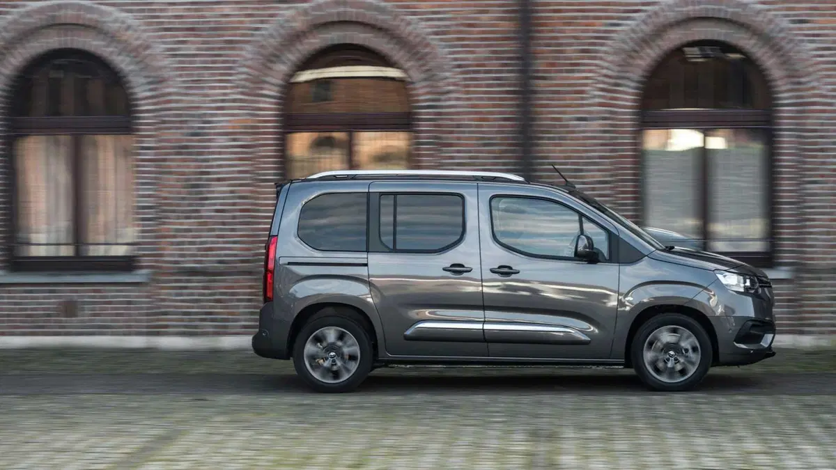 Toyota Proace City Verso City Verso 1.5D 130 CV S&S Short Executive (4)