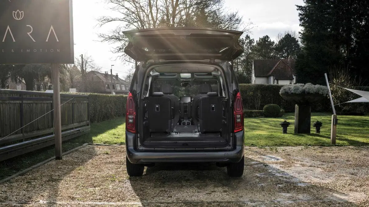 Toyota Proace City Verso City Verso 1.5D 130 CV S&S Short Executive (11)