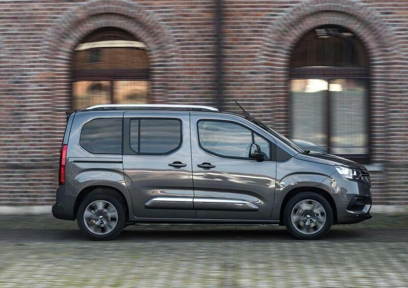 Toyota Proace City Verso Electric (2022->>) (4)