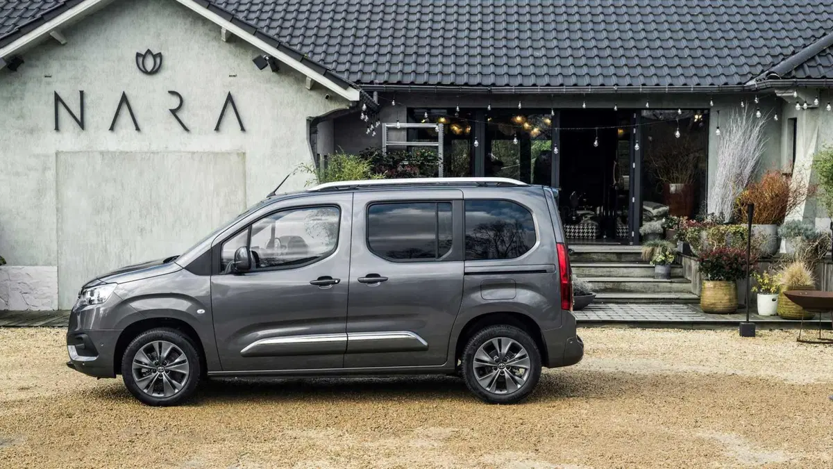 Toyota Proace City Verso Electric (2022-23) (7)