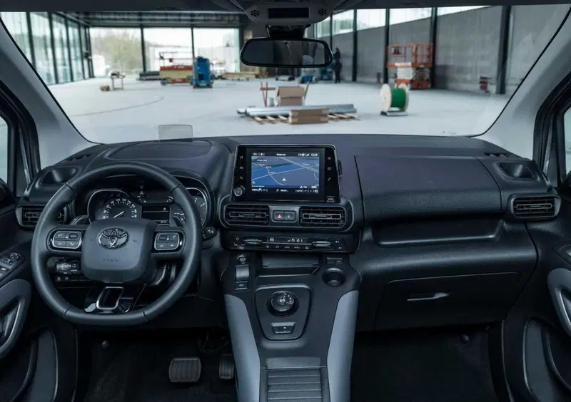 Toyota Proace City Verso Electric (2022-23) (12)