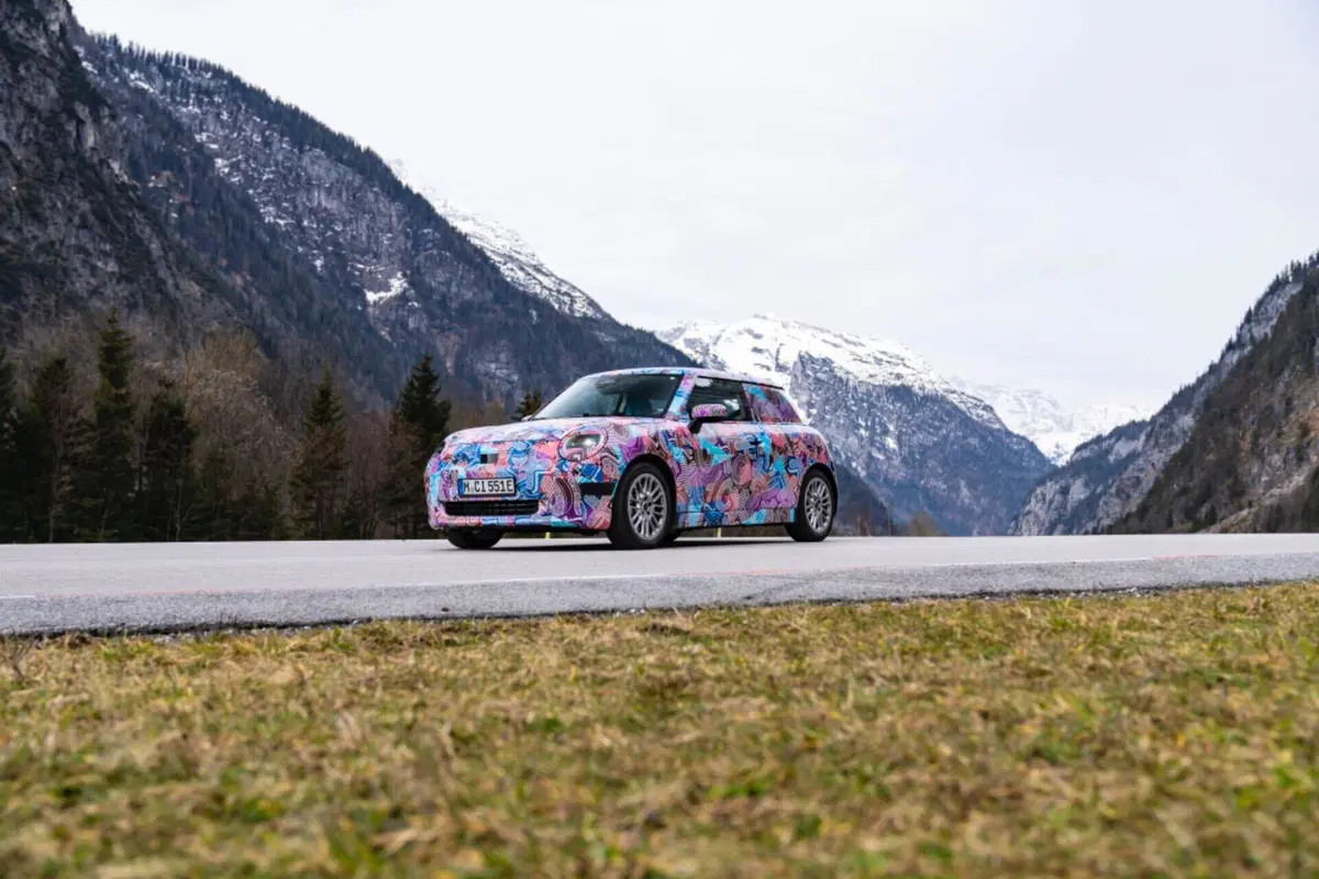Mini Cooper SE 2023, ecco la nuova generazione dell’elettrica [VIDEO]  (5)